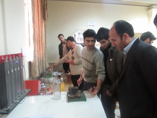 برگزاری نمایشگاه آثار و فعالیت های کانون ها و انجمن های علمی  در پردیس حکیم فردوسی
 5