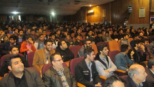 برگزاری مراسم گرامیداشت روز دانشجو در  پردیس حکیم فردوسی
 2