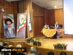 حضور دکتر پرویز کردوانی استاد برتر، چهره ماندگار در رشته جغرافیا و پدر کویرشناسی ایران در نشست تخصصی با عنوان نقش آموزش در حل چالش­های زیست محیطی ایران (بحران آب) با همت انجمن علمی جغرافی در پردیس حکیم فردوسی
 16