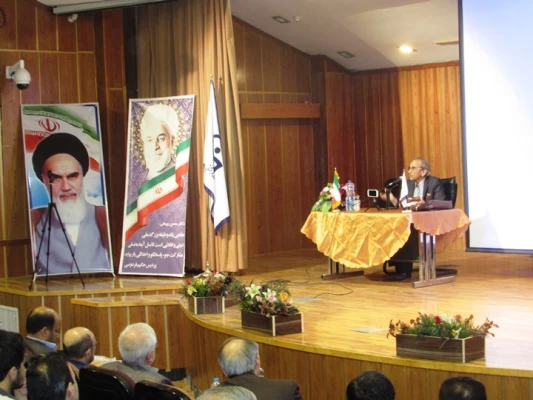 حضور دکتر پرویز کردوانی استاد برتر، چهره ماندگار در رشته جغرافیا و پدر کویرشناسی ایران در نشست تخصصی با عنوان نقش آموزش در حل چالش­های زیست محیطی ایران (بحران آب) با همت انجمن علمی جغرافی در پردیس حکیم فردوسی
 16