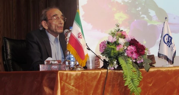 حضور دکتر پرویز کردوانی استاد برتر، چهره ماندگار در رشته جغرافیا و پدر کویرشناسی ایران در نشست تخصصی با عنوان نقش آموزش در حل چالش­های زیست محیطی ایران (بحران آب) با همت انجمن علمی جغرافی در پردیس حکیم فردوسی
 18