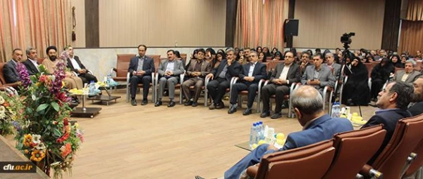 وزیر آموزش و پرورش در دیدار نورورزی با همکاران دانشگاه فرهنگیان عنوان کرد:
نقش دانشگاه فرهنگیان در تولید و اشتغال، تربیت معلمانی با وظیفه پرورش شایستگی در نسل آینده است 4