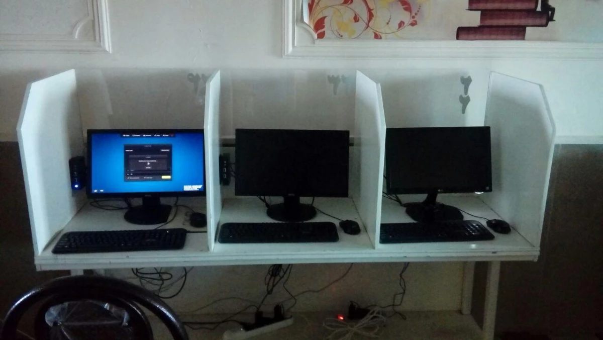 تجهیز کتابخانه پردیس با رایانه های به روز
 2