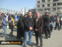 شرکت در راهپیمایی 22 بهمن

 5