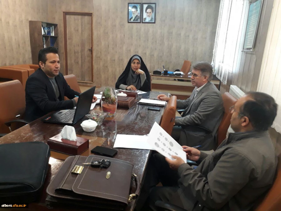 تشکیل جلسه کمیته ارزیابی درونی گروه های اموزشی 2