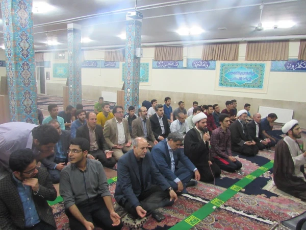 برگزاری مراسم  "ضیافت افطاری با دانشجو معلمان"
 4