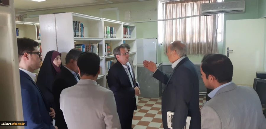 دکتر علی باقرطاهری نیا معاون پژوهشی و فناوری دانشگاه فرهنگیان در مدیریت پردیس های استان البرز

 دانشگاه فرهنگیان سرچشمه آب زلال به رودخانه تعلیم و تربیت است. 4