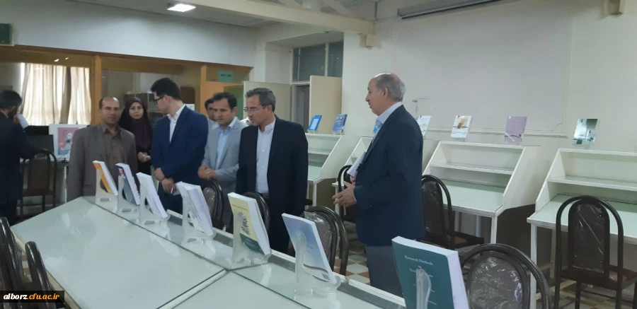 دکتر علی باقرطاهری نیا معاون پژوهشی و فناوری دانشگاه فرهنگیان در مدیریت پردیس های استان البرز

 دانشگاه فرهنگیان سرچشمه آب زلال به رودخانه تعلیم و تربیت است. 6