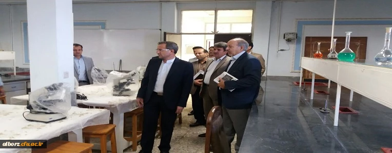 دکتر علی باقرطاهری نیا معاون پژوهشی و فناوری دانشگاه فرهنگیان در مدیریت پردیس های استان البرز

 دانشگاه فرهنگیان سرچشمه آب زلال به رودخانه تعلیم و تربیت است. 14