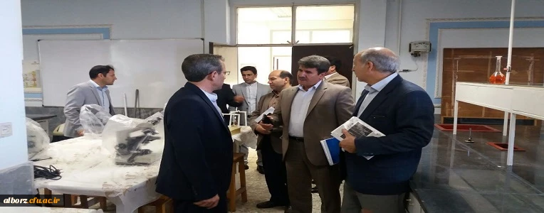 دکتر علی باقرطاهری نیا معاون پژوهشی و فناوری دانشگاه فرهنگیان در مدیریت پردیس های استان البرز

 دانشگاه فرهنگیان سرچشمه آب زلال به رودخانه تعلیم و تربیت است. 17