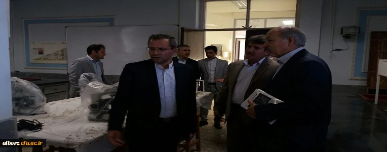 دکتر علی باقرطاهری نیا معاون پژوهشی و فناوری دانشگاه فرهنگیان در مدیریت پردیس های استان البرز

 دانشگاه فرهنگیان سرچشمه آب زلال به رودخانه تعلیم و تربیت است. 45