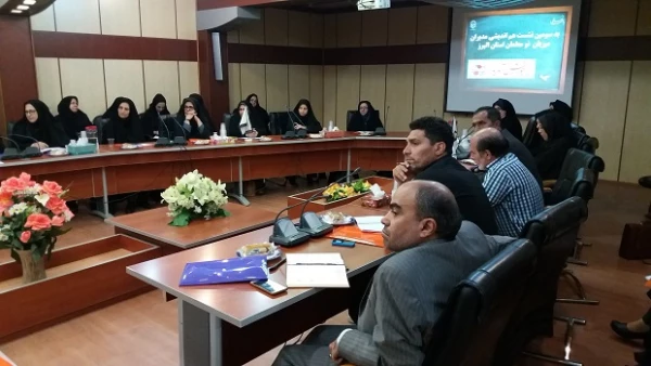 برگزاری سومین نشست هم اندیشی مدیران میزبان نو معلمان 

 4