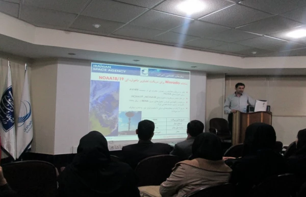 بازدید دانشجویان پردیس امیر کبیر از سازمان فضایی ماهدشت کرج 3