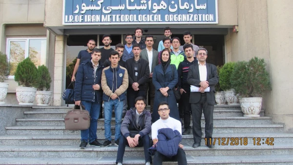 دانشجو معلمان پردیس حکیم فردوسی از سازمان هواشناسی کشور بازدید کردند.

 2