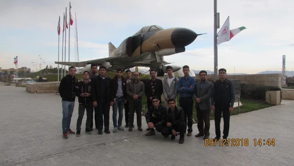 بازدید علمی از سازمان جغرافیایی، باغ موزه دفاع مقدس و پل طبیعت برگزار شد

 2