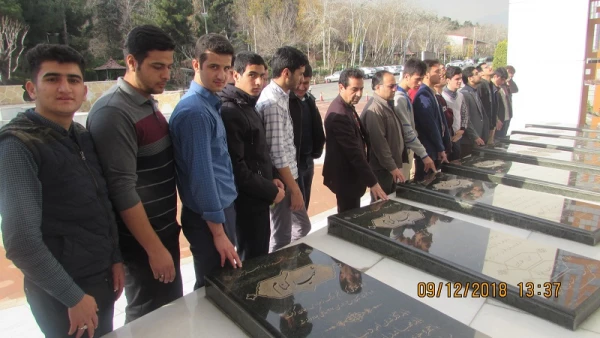 بازدید علمی از سازمان جغرافیایی، باغ موزه دفاع مقدس و پل طبیعت برگزار شد

 4