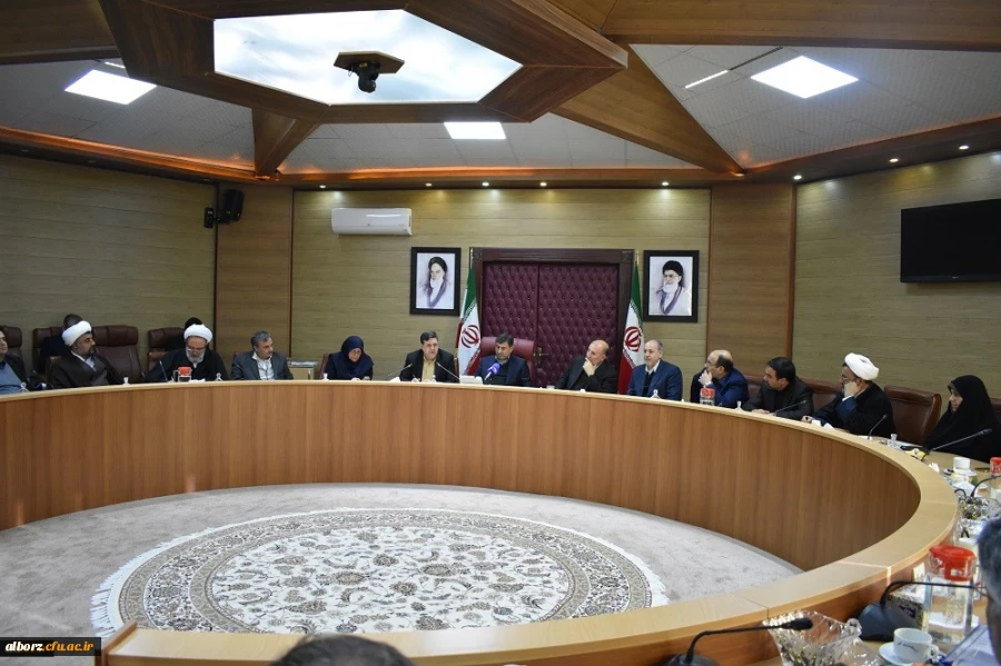 دکتر خنیفر در سومین جلسه هیئت امناء دانشگاه فرهنگیان البرز:

مقیاسه دانشگاه فرهنگیان با دانشگاه های دیگر قیاس مع الفارق است 2