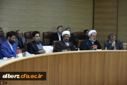 دکتر خنیفر در سومین جلسه هیئت امناء دانشگاه فرهنگیان البرز:

مقیاسه دانشگاه فرهنگیان با دانشگاه های دیگر قیاس مع الفارق است 3