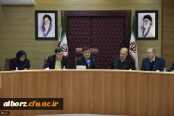 دکتر خنیفر در سومین جلسه هیئت امناء دانشگاه فرهنگیان البرز:

مقیاسه دانشگاه فرهنگیان با دانشگاه های دیگر قیاس مع الفارق است 4