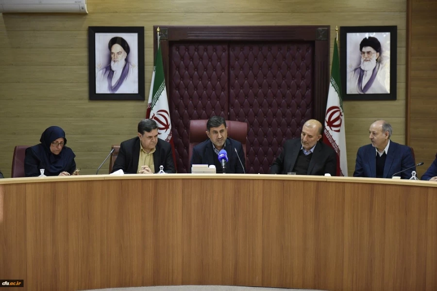 دکتر خنیفر در سومین جلسه هیئت امناء دانشگاه فرهنگیان البرز:

مقیاسه دانشگاه فرهنگیان با دانشگاه های دیگر قیاس مع الفارق است 4