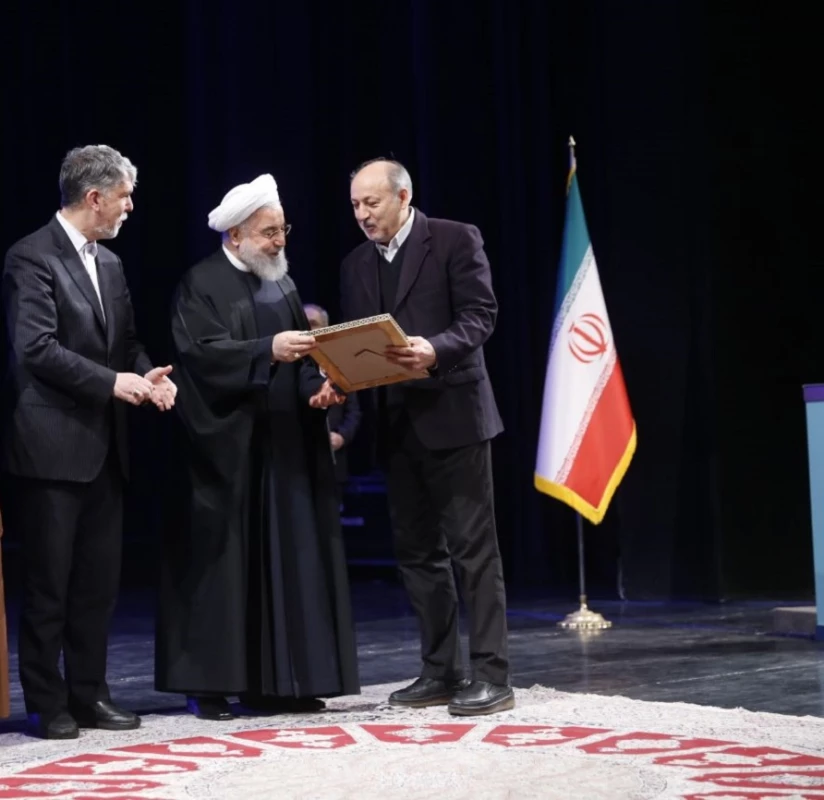 دریافت جایزه سی و ششمین دوره کتاب سال جمهوری اسلامی ایران 4