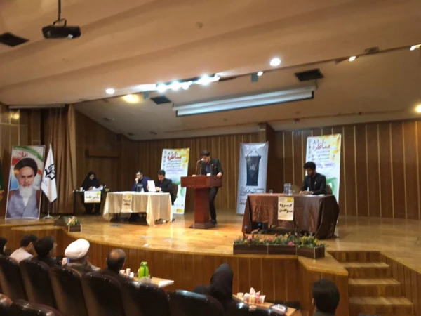 اشنایی دانشجو معلمان با  مناظرات دانشجویی در پردیس حکیم فردوسی 2