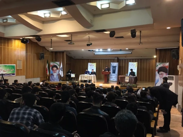 اشنایی دانشجو معلمان با  مناظرات دانشجویی در پردیس حکیم فردوسی 3