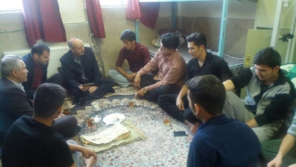 نشست صمیمی دکتر صالحی با دانشجویان مناطق سیل زده استان گلستان

 2