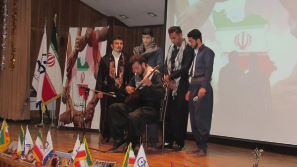 برگزاری نشست گفتمان کیفیت و نمایشگاه اقوام ایرانی
 9