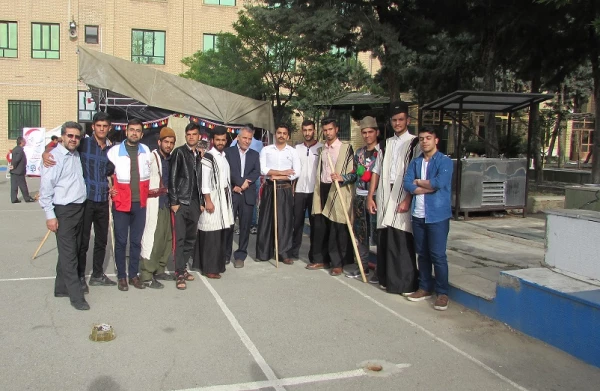 برگزاری نشست گفتمان کیفیت و نمایشگاه اقوام ایرانی
 13