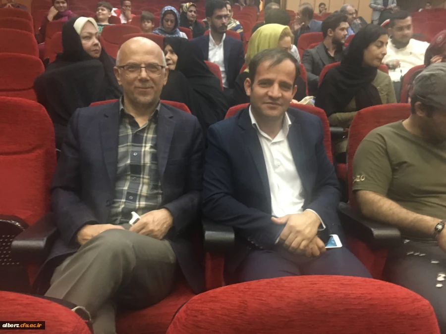 تجلیل از دکتر صالحی در مراسم بزرگداشت روز قلم
 2