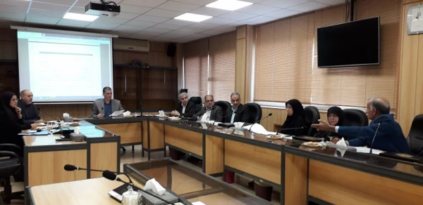 شرکت دکتر صالحی در شورای برنامه ریزی درسی دانشگاه
 2