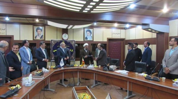 تکریم، تودیع و معارفه بازنشستگان و همکاران جدید الورود پردیس حکیم فردوسی ، مدیریت استانی  و دفترنهاد نمایندگی مقام معظم رهبری(مدظله)

 8