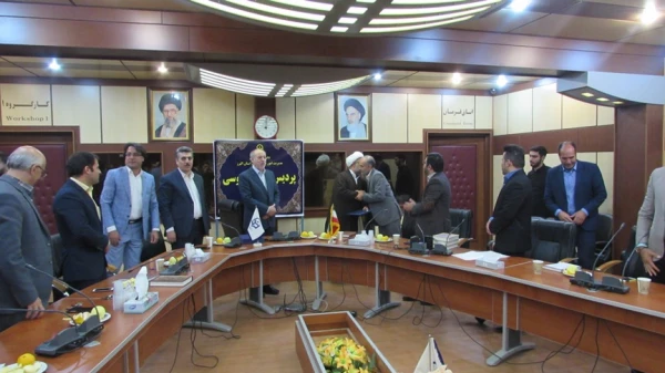 تکریم، تودیع و معارفه بازنشستگان و همکاران جدید الورود پردیس حکیم فردوسی ، مدیریت استانی  و دفترنهاد نمایندگی مقام معظم رهبری(مدظله)

 9