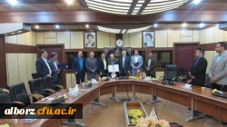 تکریم، تودیع و معارفه بازنشستگان و همکاران جدید الورود پردیس حکیم فردوسی ، مدیریت استانی  و دفترنهاد نمایندگی مقام معظم رهبری(مدظله)

 12