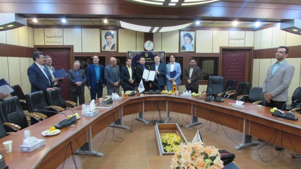 تکریم، تودیع و معارفه بازنشستگان و همکاران جدید الورود پردیس حکیم فردوسی ، مدیریت استانی  و دفترنهاد نمایندگی مقام معظم رهبری(مدظله)

 13