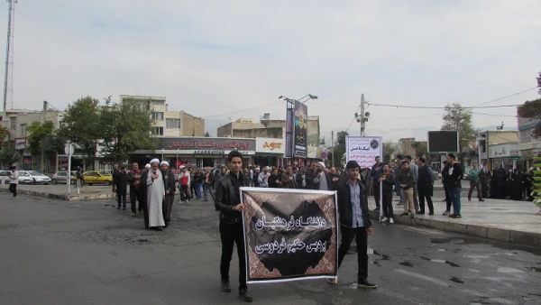 مراسم عزاداری دانشگاه ­های استان البرز با حضور دانشجویان و مسئولین پردیس حکیم فردوسی البرز برگزار گردید.

 3