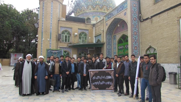 مراسم عزاداری دانشگاه ­های استان البرز با حضور دانشجویان و مسئولین پردیس حکیم فردوسی البرز برگزار گردید.

 5