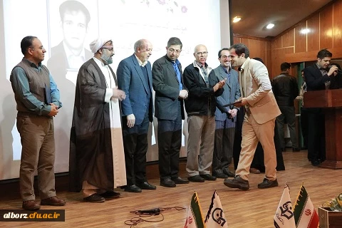 برگزاری مراسم گرامیداشت هفته پژوهش
 8