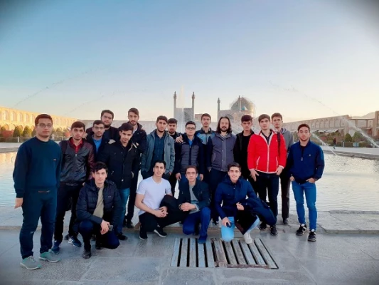 اردوی فرهنگی، دانشجویی را به مقصد استان اصفهان
 7