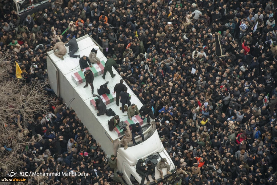 پردیس­های دانشگاه فرهنگیان استان البرز در مراسم باشکوه تشیع پیکر مطهر سردار دلها سپهبد شهید، حاج قاسم سلیمانی شرکت کردند

 3