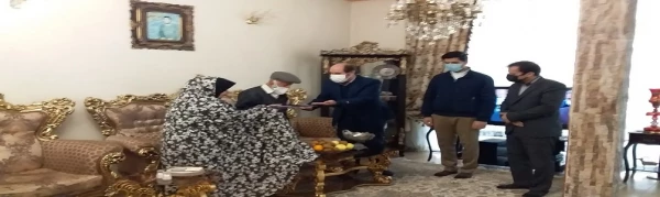 دیدار با خانواده­ های معظم و معزز شهدا
 3