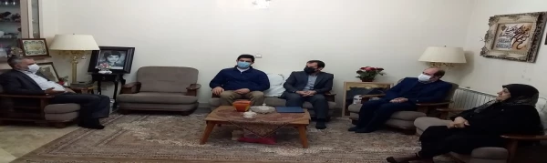 دیدار با خانواده­ های معظم و معزز شهدا
 4