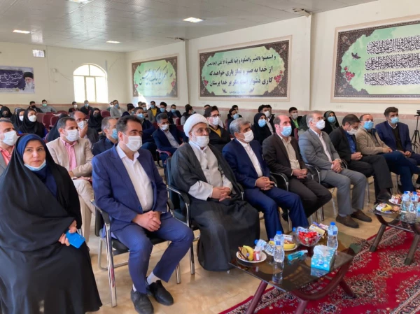 گروکشی از کلاس درس دانشجویان توسط بعضی از اساتید هیئت علمی دانشگاه فرهنگیان برای منافع شخصی و صنفی خلاف اخلاق و تعهد استادان است.
 2