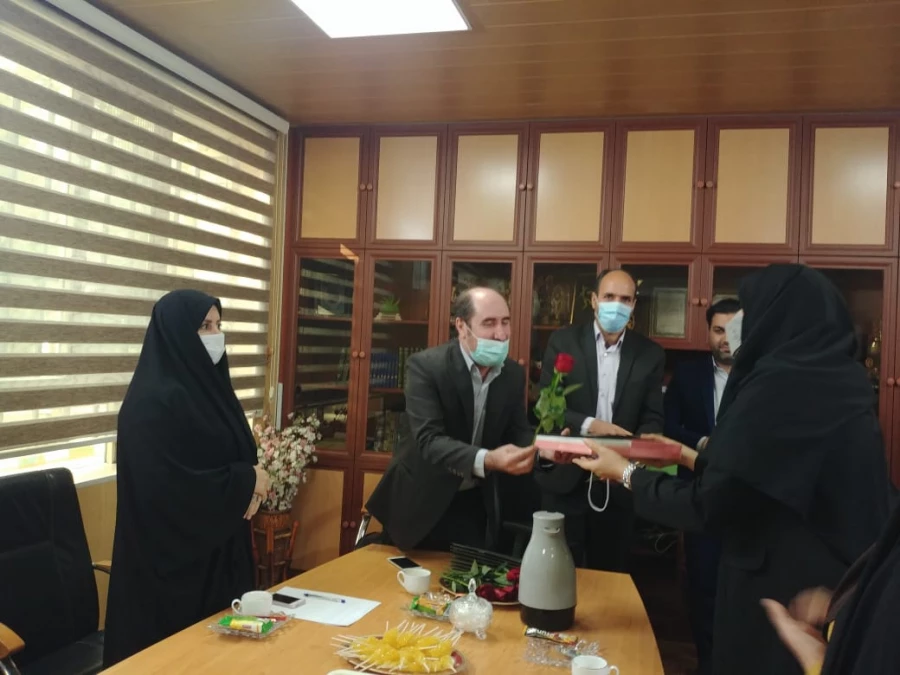 تقدیر ریاست دانشگاه فرهنگیان البرز از همکاران پردیس و استادان محترم خانم عضو هیأت علمی بمناسبت گرامیداشت ولادت حضرت فاطمه زهرا سلام الله علیها و روز زن 3