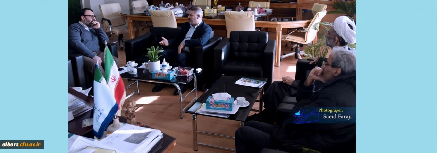 جلسه ای فی مابین دکتر قبادیان رئیس محترم دانشگاه فرهنگیان استان البرز  و دکتر حسن بیگی رئیس محترم دانشگاه خوارزمی البرز و معاونین ایشان 2