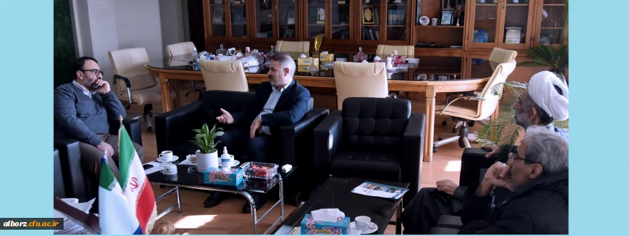 جلسه ای فی مابین دکتر قبادیان رئیس محترم دانشگاه فرهنگیان استان البرز  و دکتر حسن بیگی رئیس محترم دانشگاه خوارزمی البرز و معاونین ایشان 2