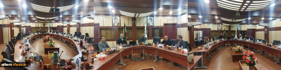 جلسه آموزشی، ویژه اساتید و اعضای هیات علمی در پردیس حکیم  فردوسی با سخنرانی استاد حوزه اداره کل حراست استان برگزار گردید. 2