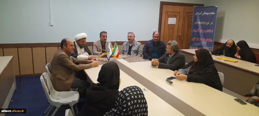 حضور مسئولین استانی در پردیس امیرکبیر و تبریک روز دانشجو  2