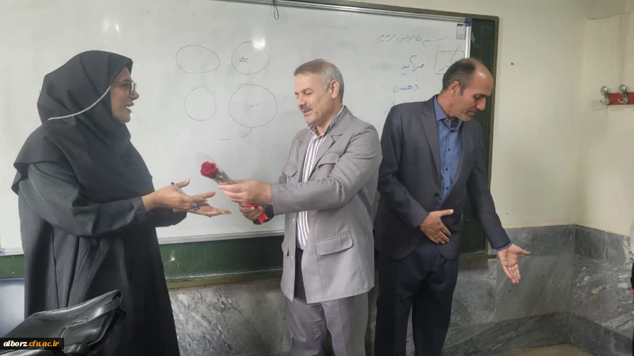 تجلیل از اساتید بمناسبت گرامیداشت مقام شامخ معلم 6